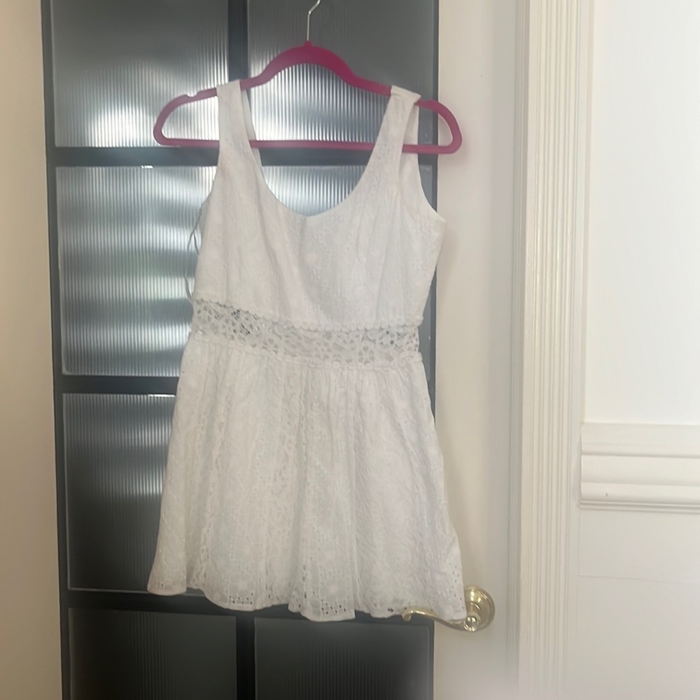 Women's Lily Pulitzer size 8 white lace summer dress great condition
